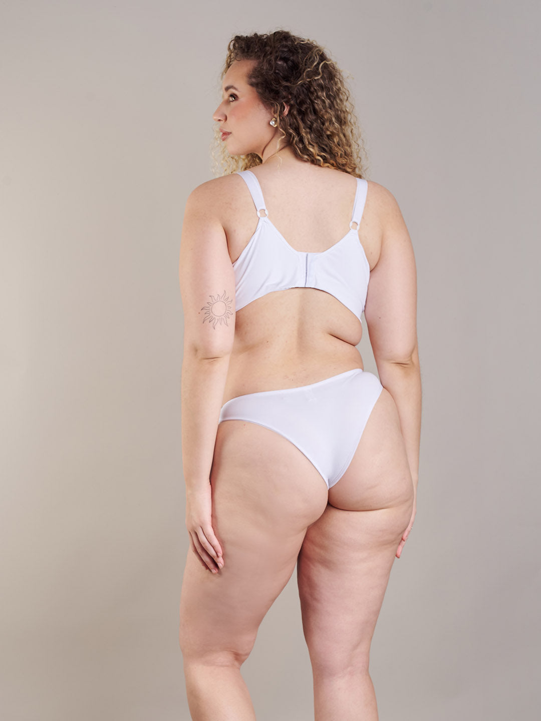 Calcinha Tanga Biquíni Chantilly